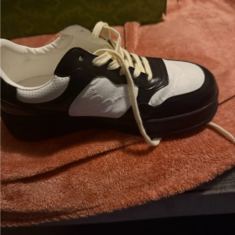 Gucci Men's Shoes - Black and White - Picture 3 of 6